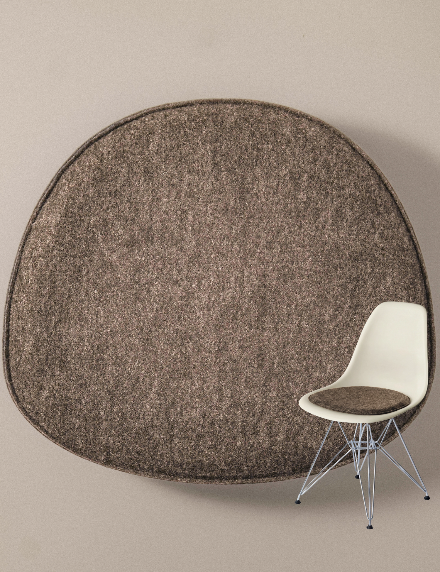 Sitzkissen oval aus Filz in Beige für Stuhl und Bank