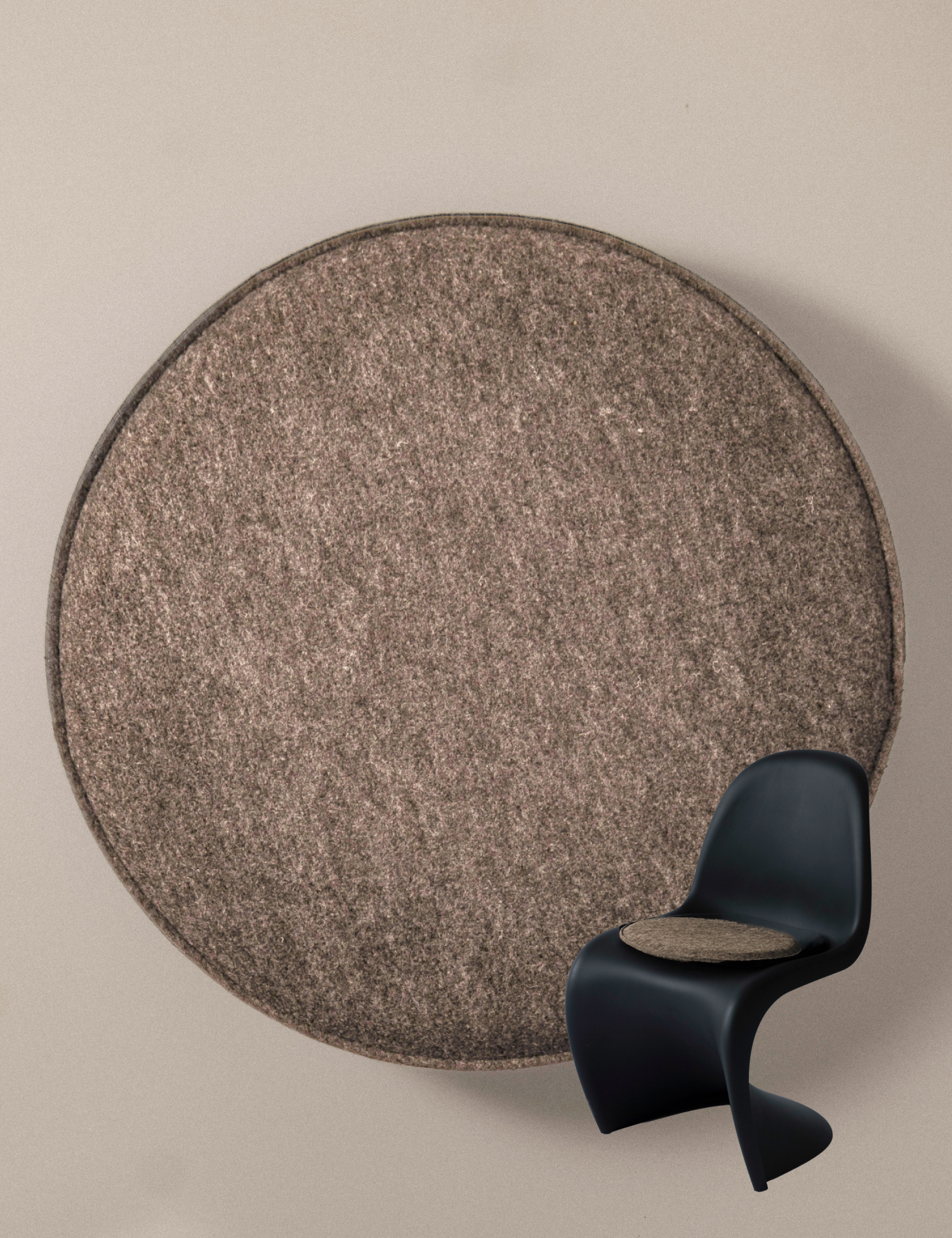 Sitzkissen rund aus Filz in Beige für Stuhl und Bank